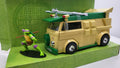 Jada Toys Volkswagen Bus T1 Party Wagon Ninja Turtles met Donatello Figuur - Schaal 1:24