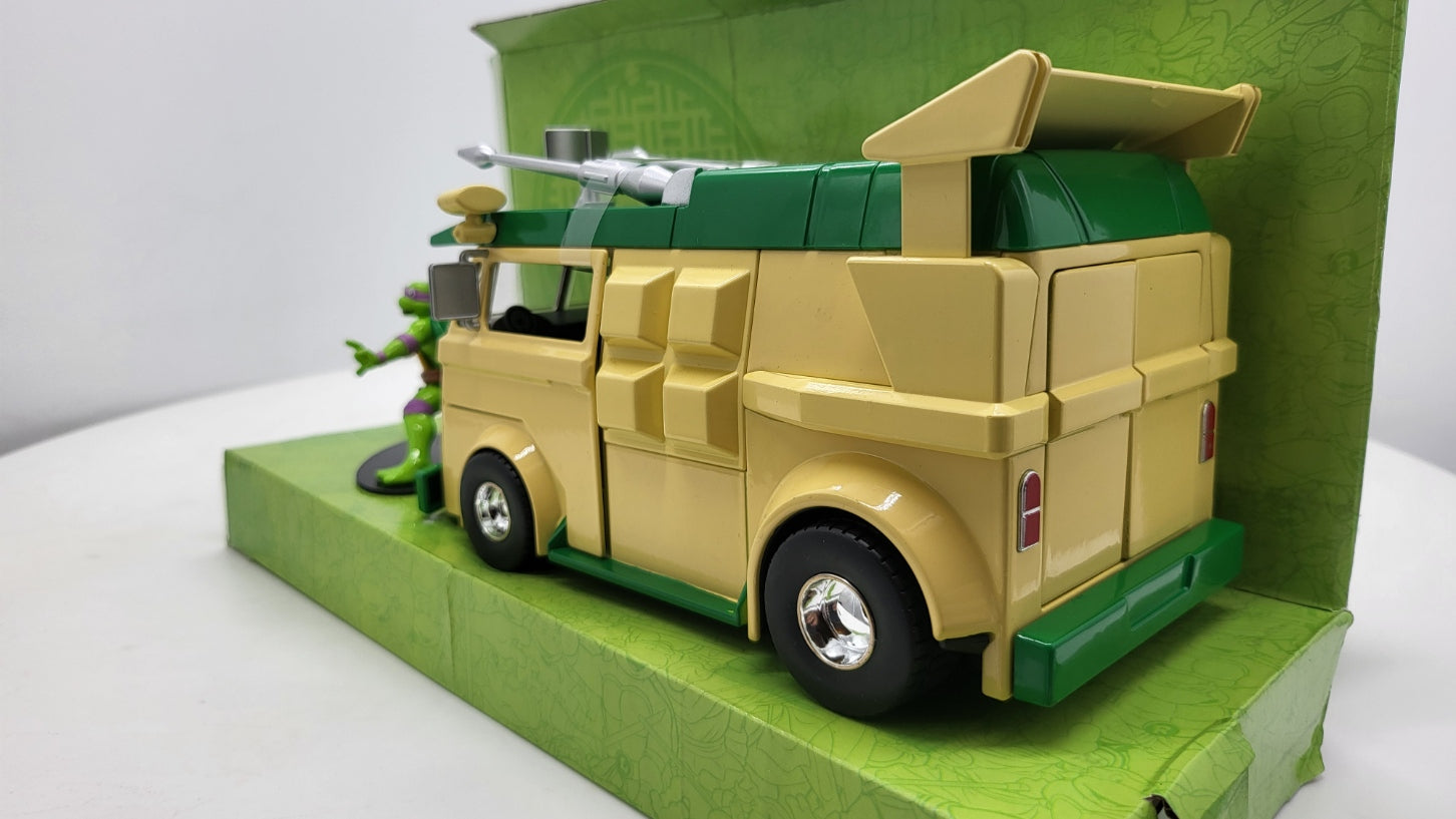Jada Toys Volkswagen Bus T1 Party Wagon Ninja Turtles met Donatello Figuur - Schaal 1:24