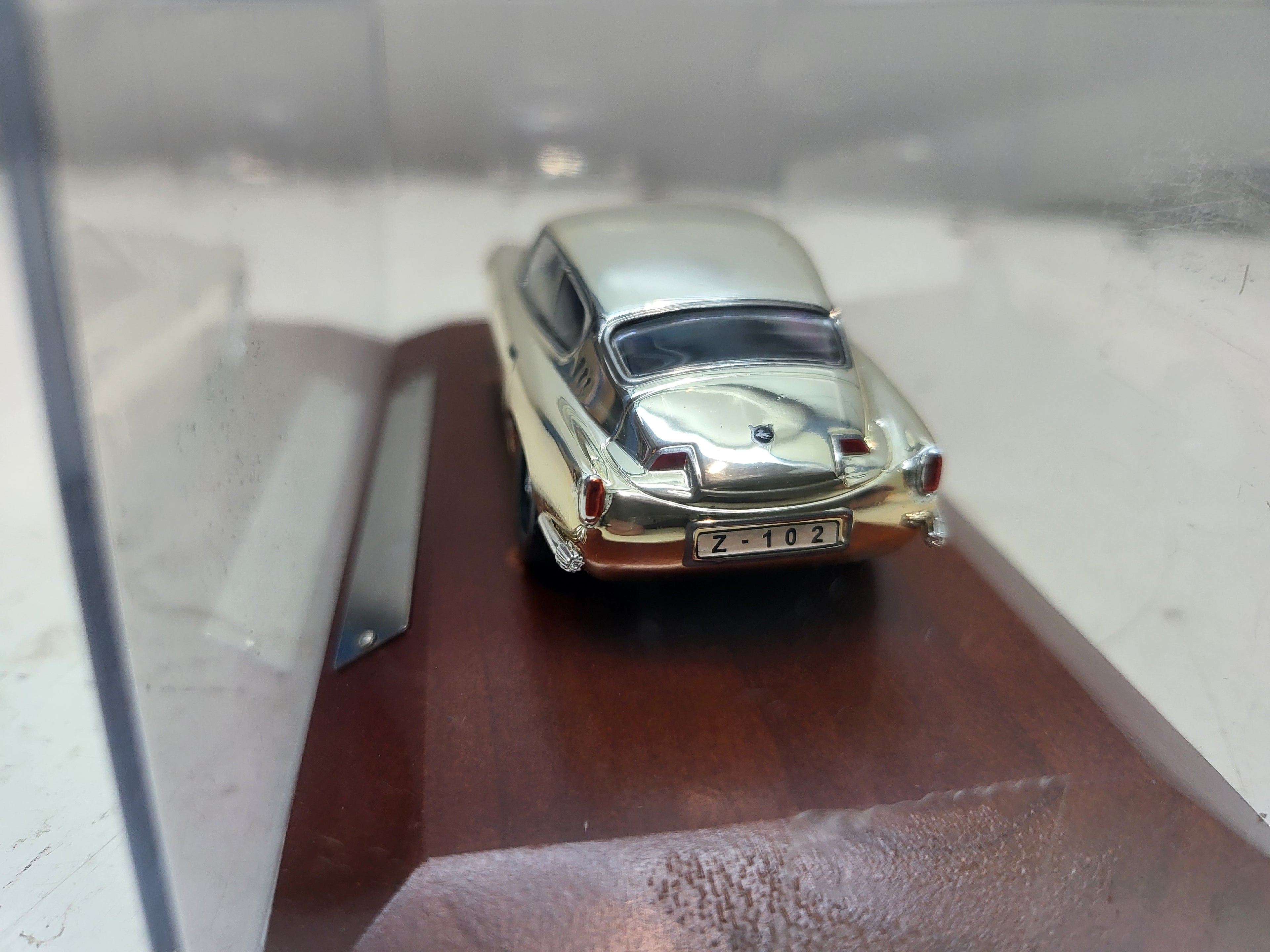 Atlas Pegaso Z-102 Zilver/Chrome - Schaal 1:43