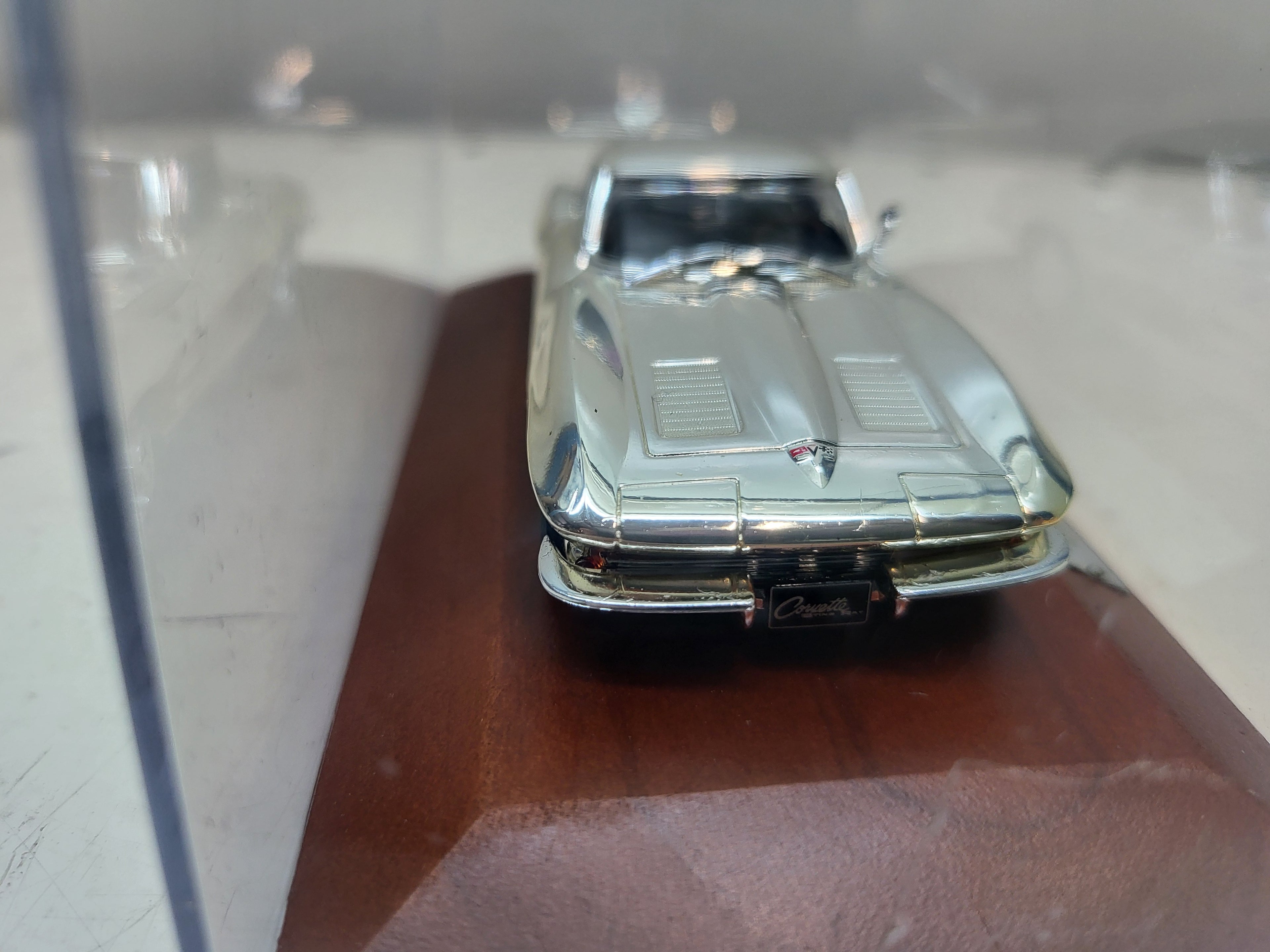 Atlas Chevrolet Corvette Sting Ray - Zilver/Chrome - Schaal 1:43