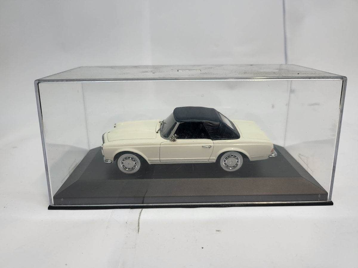 Minichamps Mercedes-Benz SL Pagode Crème met Zwart Dak - 1:43