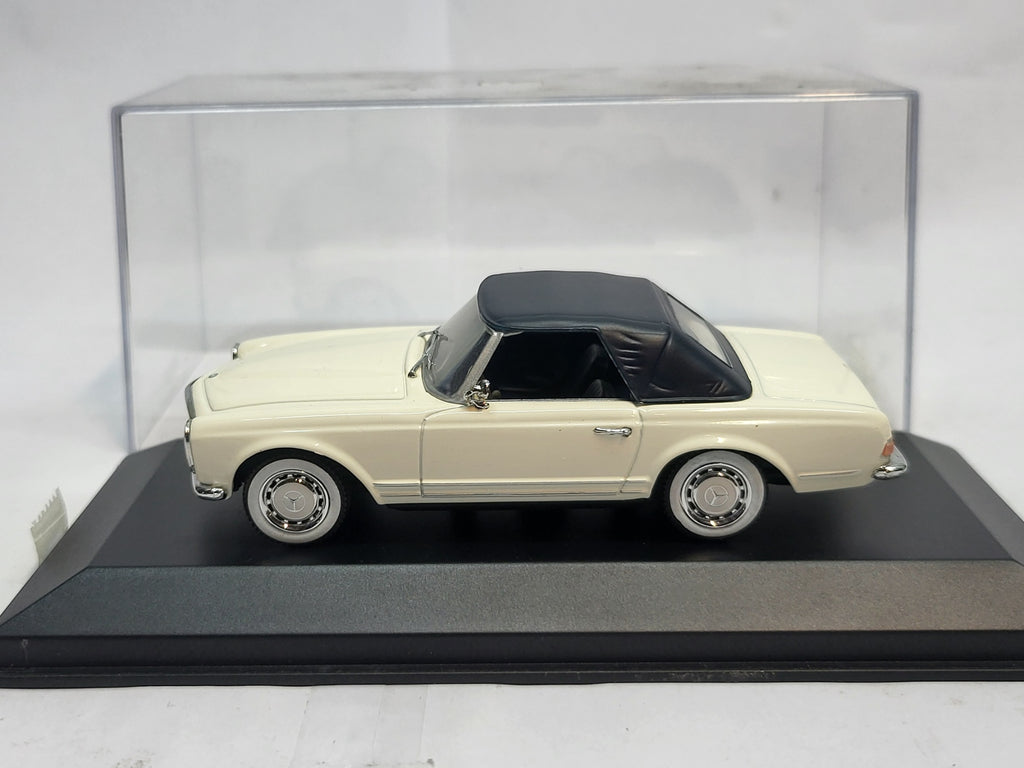 Minichamps Mercedes-Benz SL Pagode Crème met Zwart Dak - 1:43