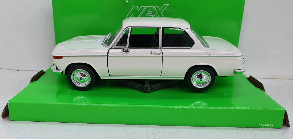 Welly BMW 2002Ti Wit 1:24