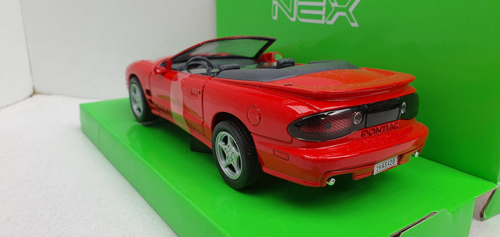 Welly: Pontiac Firebird Rood 2001 - Schaal 1:24