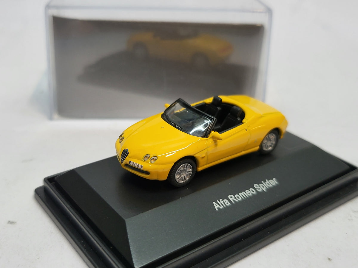 Alfa Romeo Spider Geel - Schuco 1:87