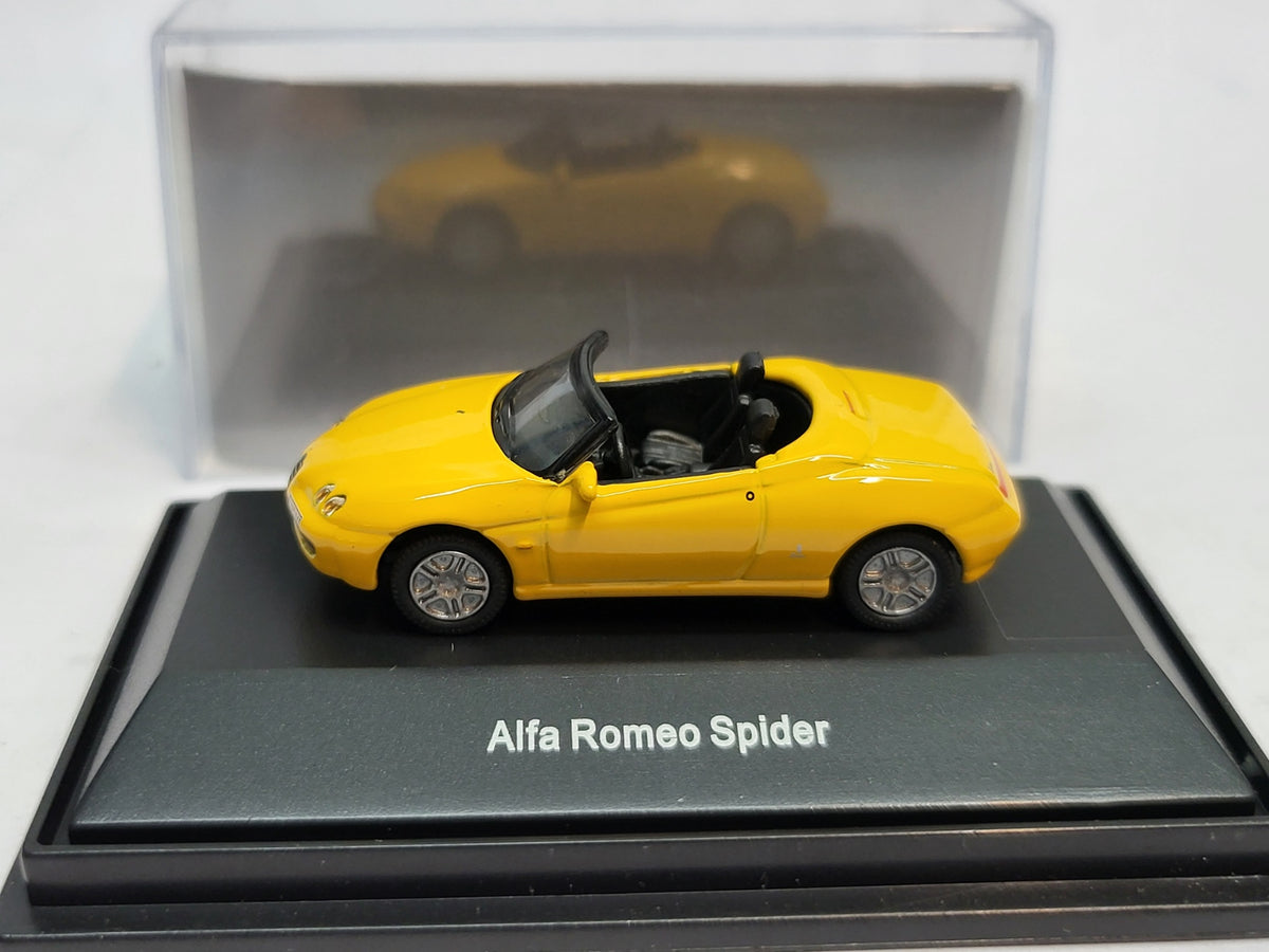 Alfa Romeo Spider Geel - Schuco 1:87