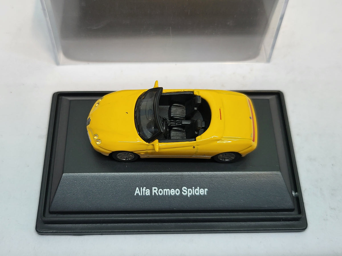 Alfa Romeo Spider Geel - Schuco 1:87