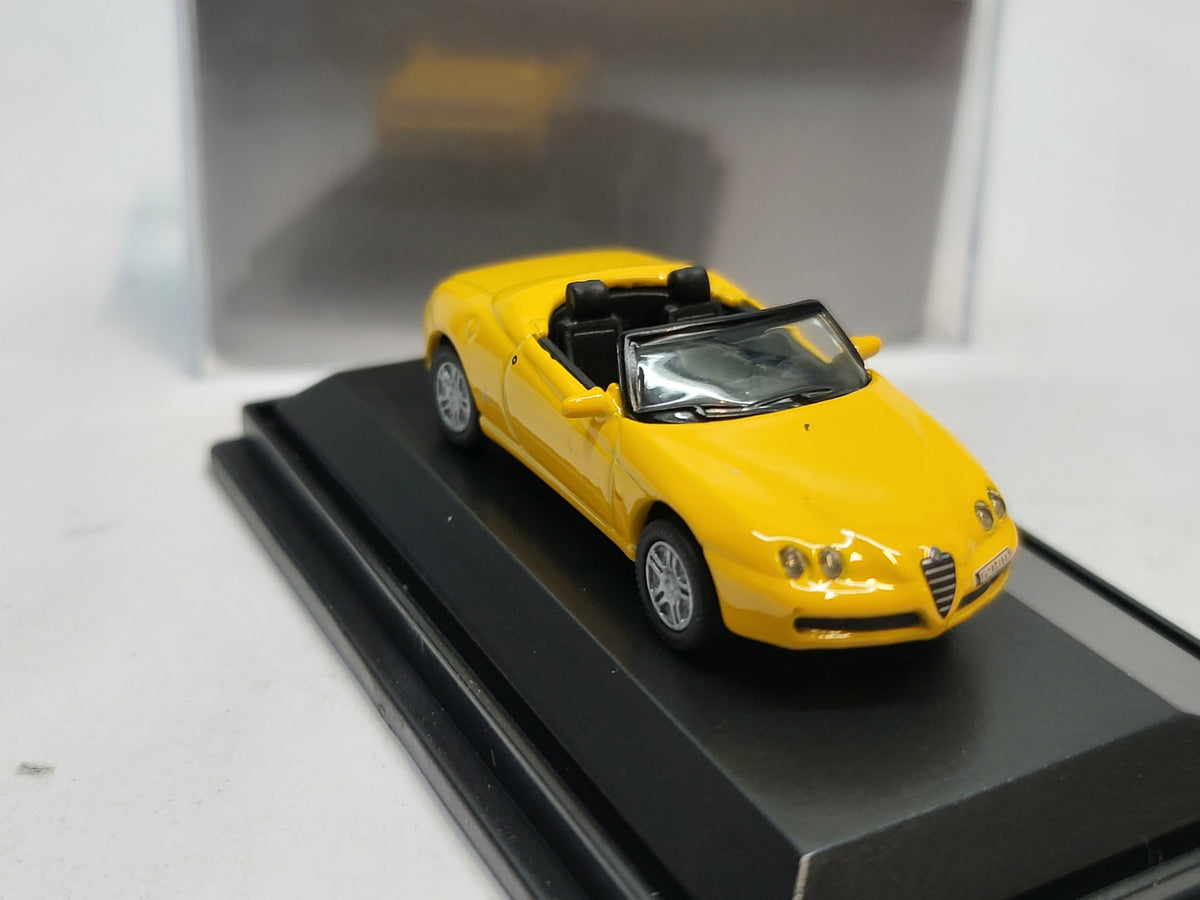 Alfa Romeo Spider Geel - Schuco 1:87
