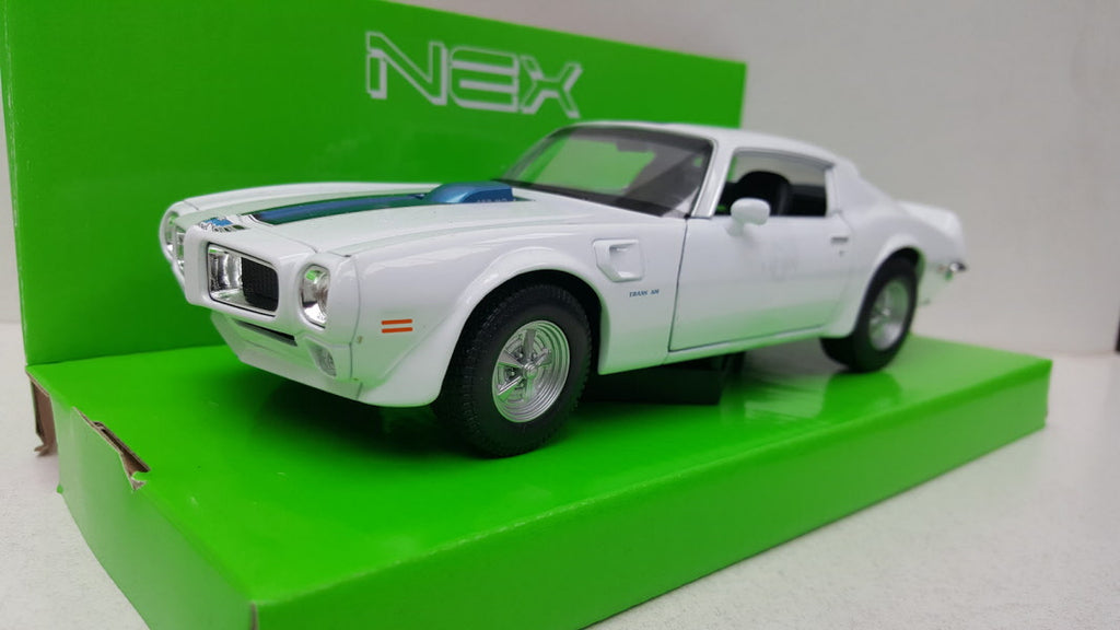Welly: Pontiac Firebird Trans Am Wit 1972 - Schaal 1:24