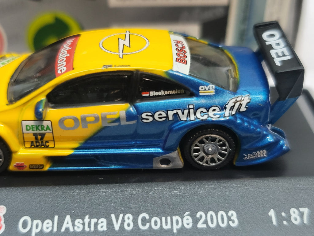 Opel Astra V8 Coupé Geel/Blauw 2003 Jeroen Bleekemolen - Schuco 1:87