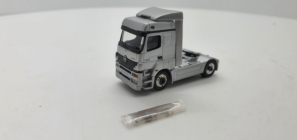 Mercedes Axor Trekker Grijs - Schuco 1:87