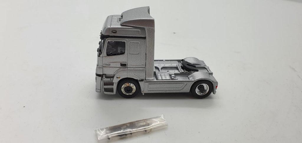 Mercedes Axor Trekker Grijs - Schuco 1:87