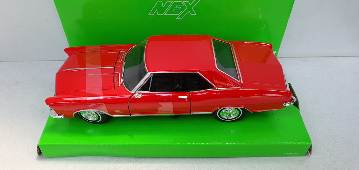 Buick Riviera Grand Sport Rood 1965 Welly 1:24