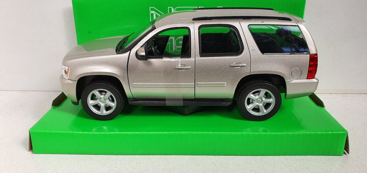 Chevrolet Tahoe 2008 Beige 1:24 - Welly (WEL22509GOLD)