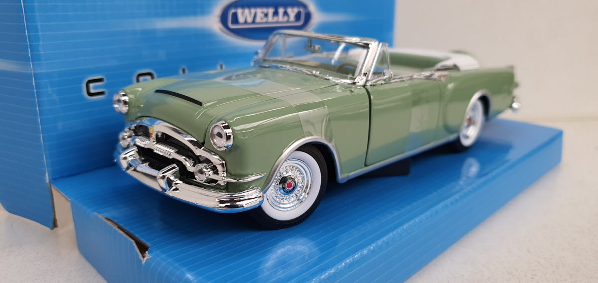 Welly: Packard Caribbean Cabriolet Lichtgroen 1953 - Schaal 1:24