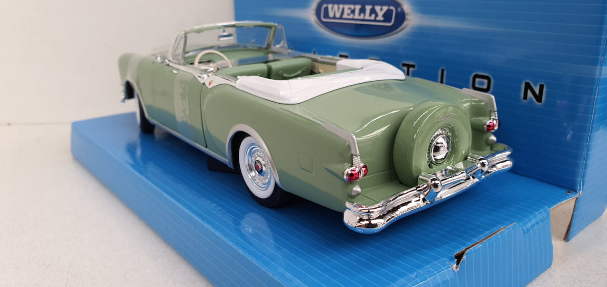 Welly: Packard Caribbean Cabriolet Lichtgroen 1953 - Schaal 1:24