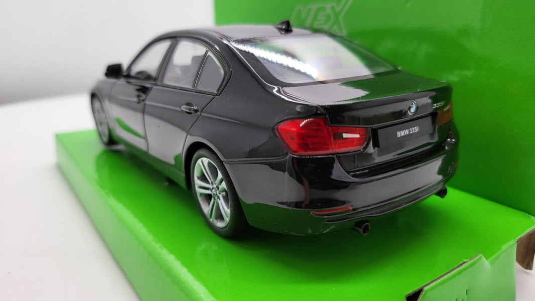 Welly BMW 335i (F30) Sedan Zwart 1:24
