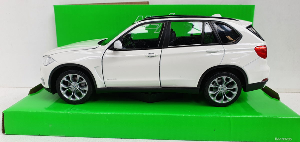 Welly BMW X5 (F15) Wit 1:24