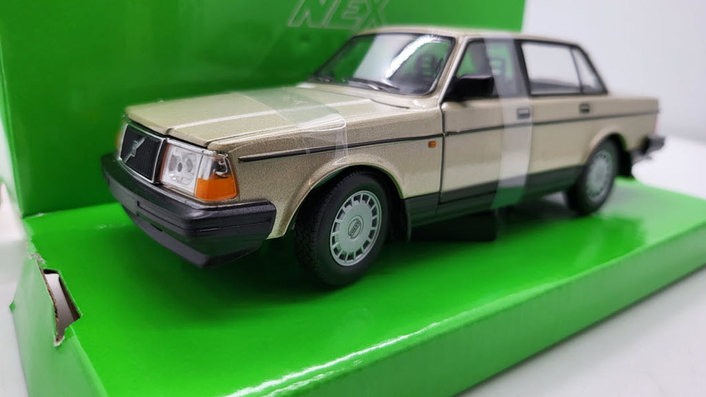 Welly: Volvo 240 GL Goud metallic - Schaal 1:24