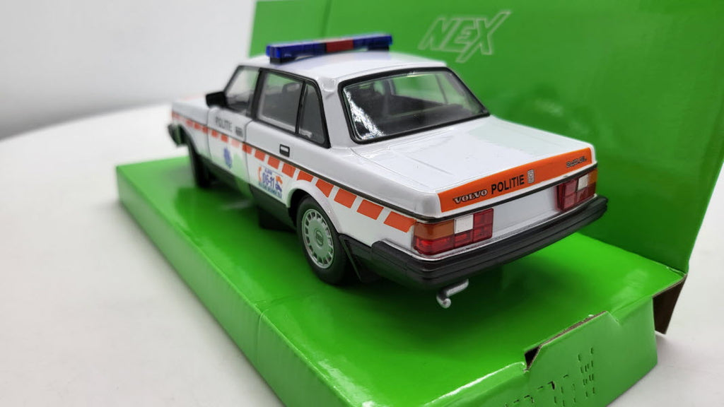 Welly: Volvo 240 GL Politie Nederland - Schaal 1:24