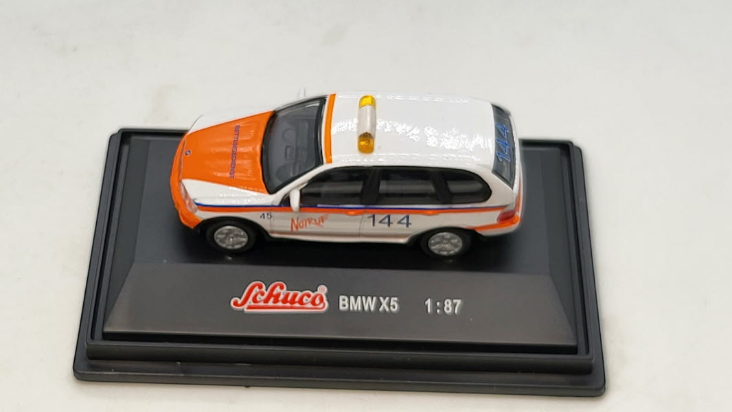 BMW X5 NotRuf 144 - Schuco 1:87