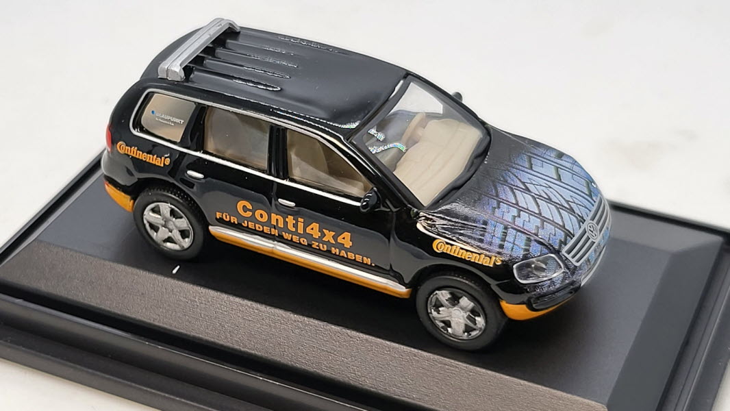 Volkswagen Touareg Continental Zwart - Schuco 1:87