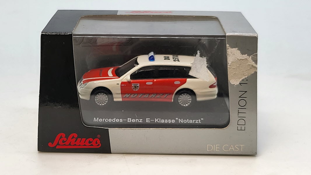 Mercedes-Benz E-Klasse Notarzt - Schuco 1:87