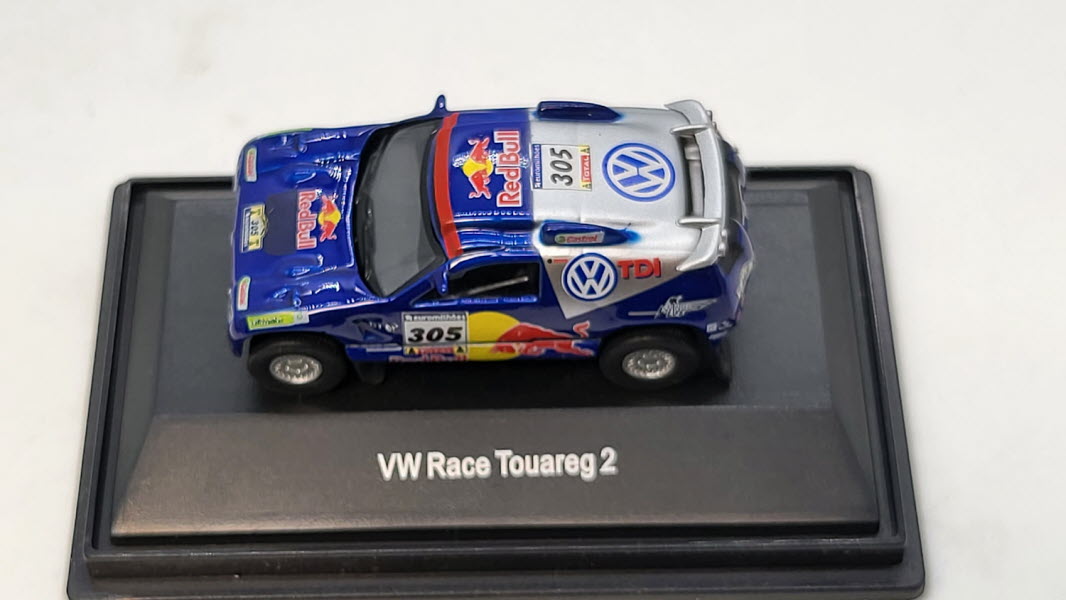 Volkswagen Touareg 2 Red Bull #305 Parijs-Dakar - Schuco 1:87