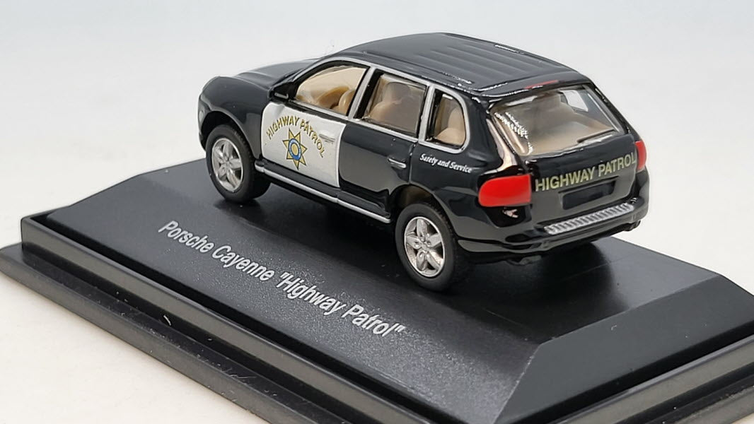 Porsche Cayenne Highway Patrol - Schuco 1:87