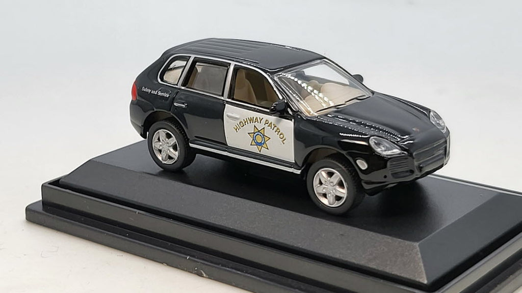 Porsche Cayenne Highway Patrol - Schuco 1:87