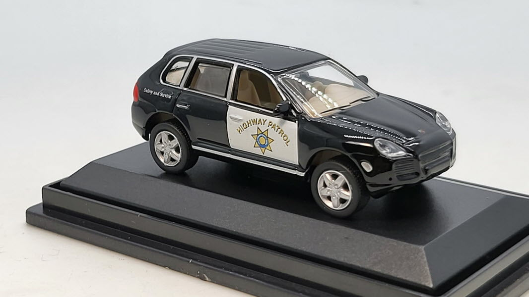 Porsche Cayenne Highway Patrol - Schuco 1:87