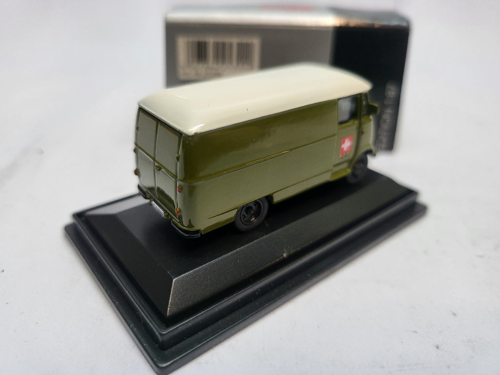 Mercedes-Benz L319 PTT Groen - Schuco 1:87