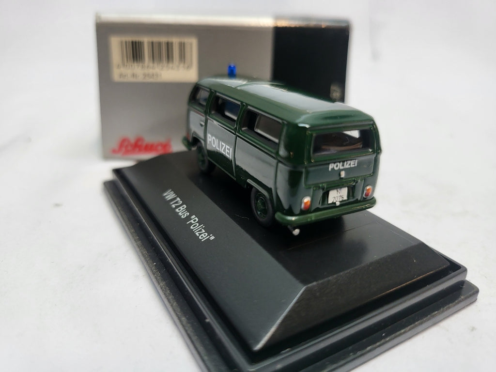 Volkswagen T2 Bus Polizei Groen - Schuco 1:87