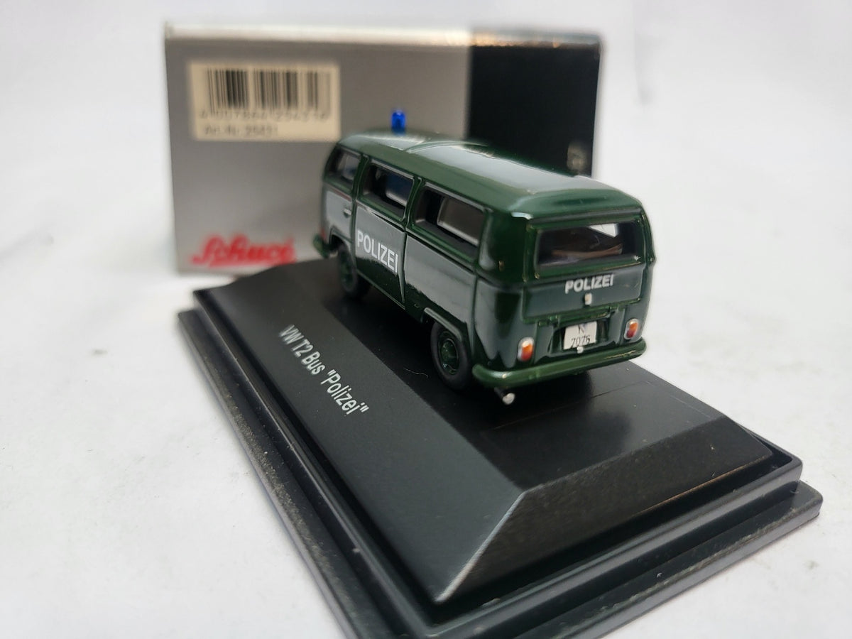Volkswagen T2 Bus Polizei Groen - Schuco 1:87