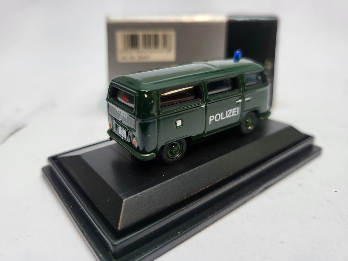 Volkswagen T2 Bus Polizei Groen - Schuco 1:87