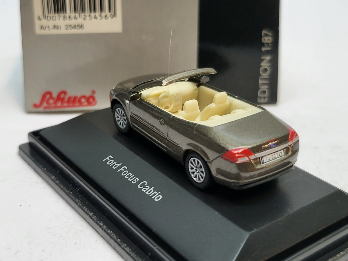 Ford Focus Cabriolet Bruin Metallic - Schuco 1:87