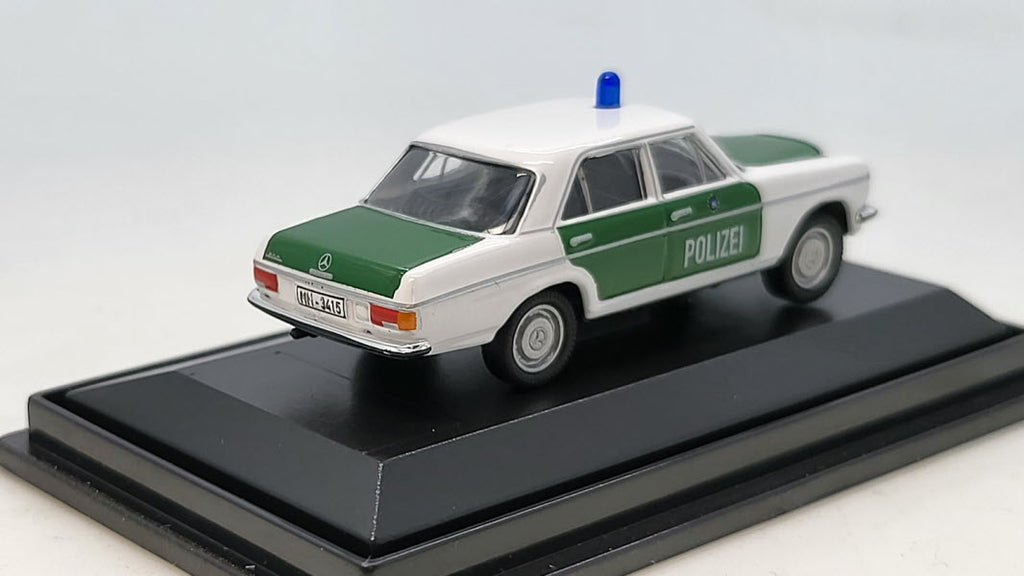 Mercedes-Benz 200/8 Limousine Polizei - Schuco 1:87