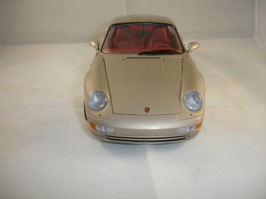 UT Models Porsche 911 993 Carrera Coupe Gold - Schaal 1:18
