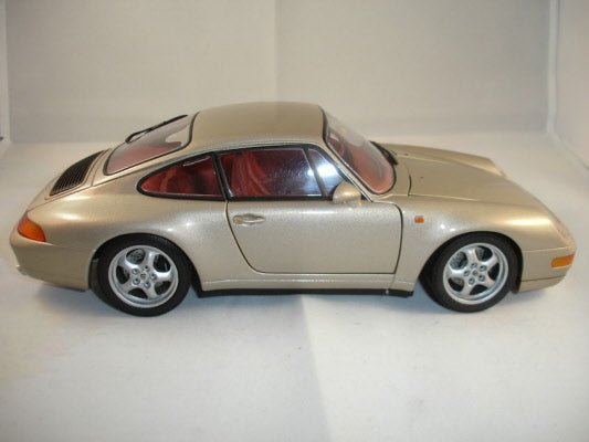 UT Models Porsche 911 993 Carrera Coupe Gold - Schaal 1:18