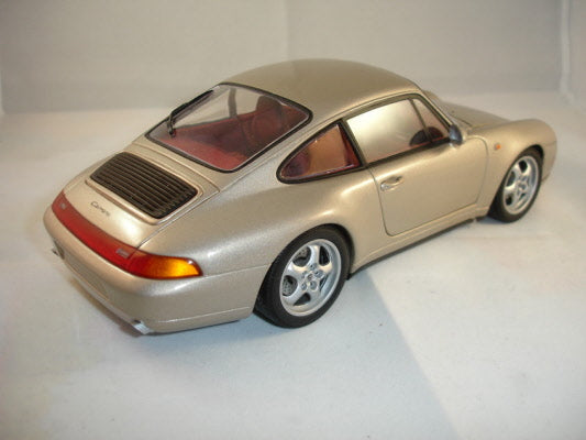 UT Models Porsche 911 993 Carrera Coupe Gold - Schaal 1:18