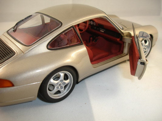 UT Models Porsche 911 993 Carrera Coupe Gold - Schaal 1:18