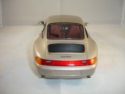 UT Models Porsche 911 993 Carrera Coupe Gold - Schaal 1:18