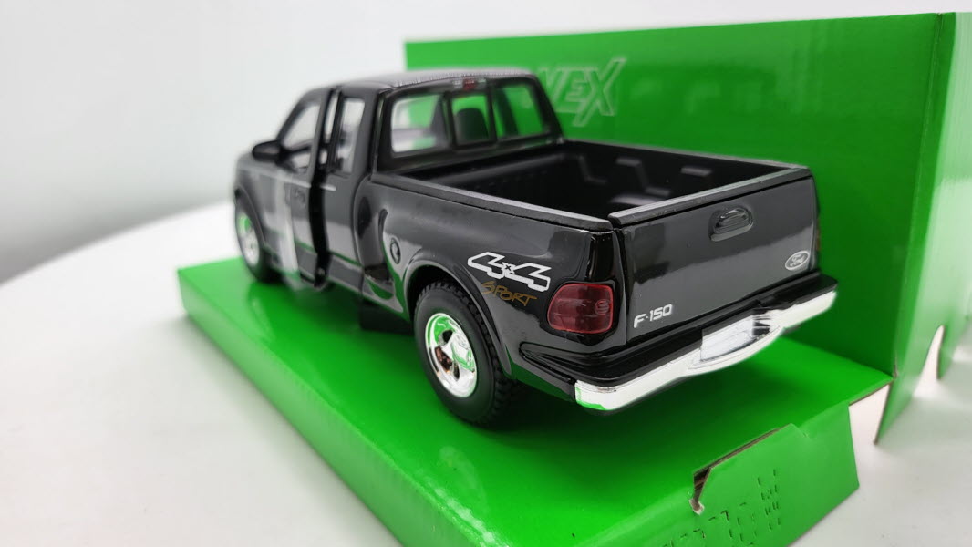 Ford F-150 Flareside Supercab Zwart 1999 Welly 1:24