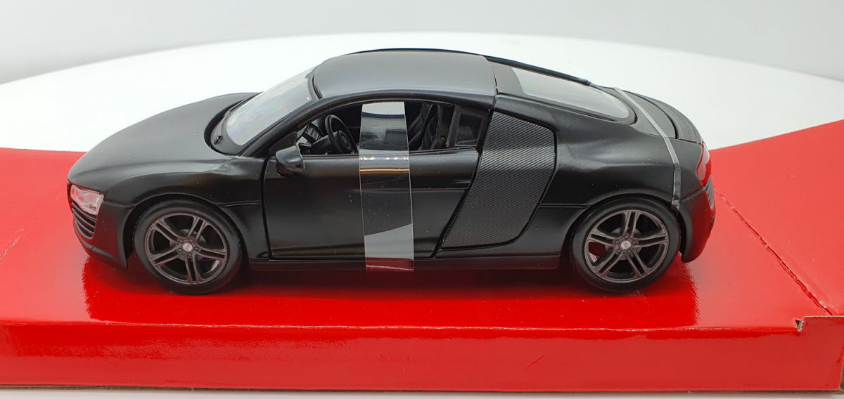 Audi R8 Matt Zwart Maisto 1:24