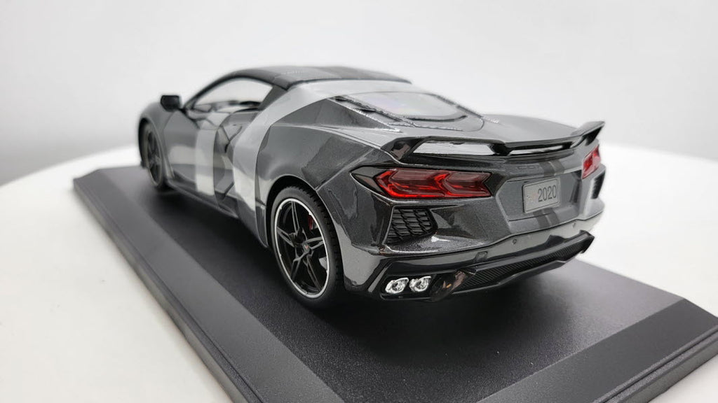 Maisto Chevrolet Corvette C8 Stingray Metallic Donkergrijs 2020 - Schaal 1:18