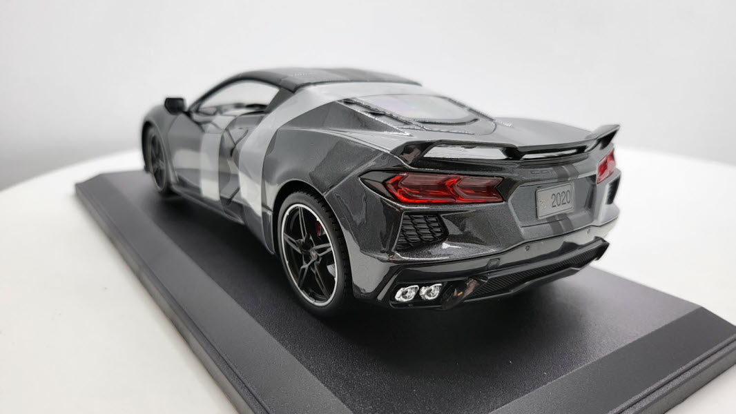 Maisto Chevrolet Corvette C8 Stingray Metallic Donkergrijs 2020 - Schaal 1:18