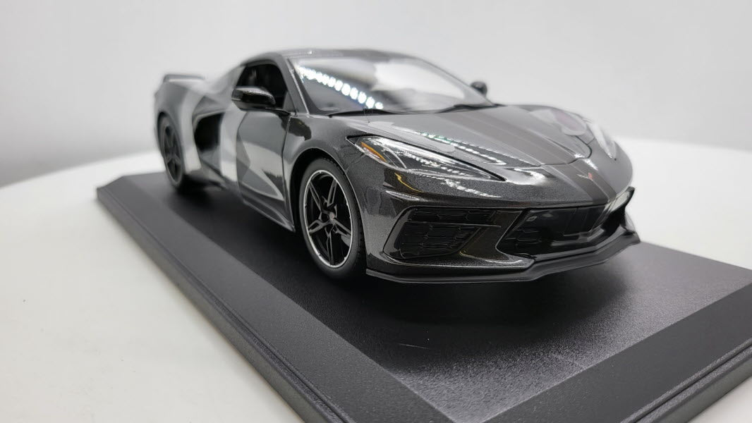 Maisto Chevrolet Corvette C8 Stingray Metallic Donkergrijs 2020 - Schaal 1:18