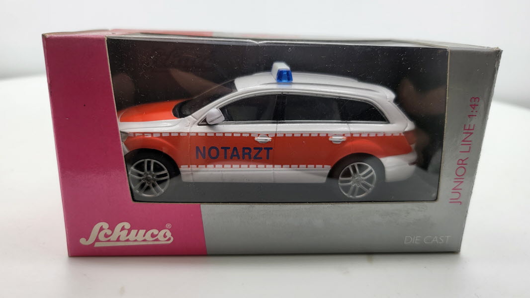 Schuco: Audi Q7 Notarzt (2005) - Schaal 1:43
