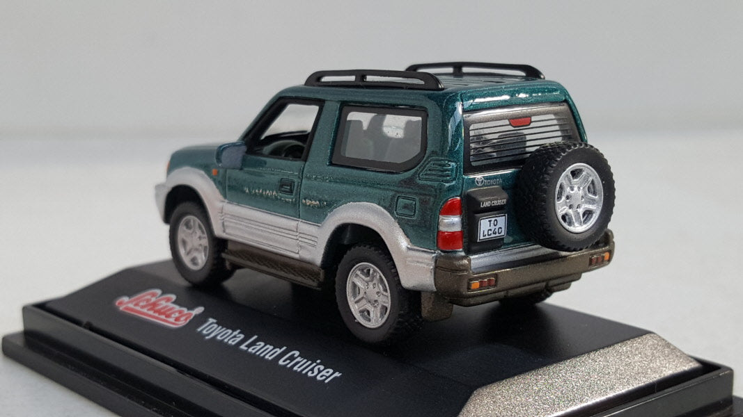 Schuco Toyota Land Cruiser, groen-grijs metallic - Schaal 1:72