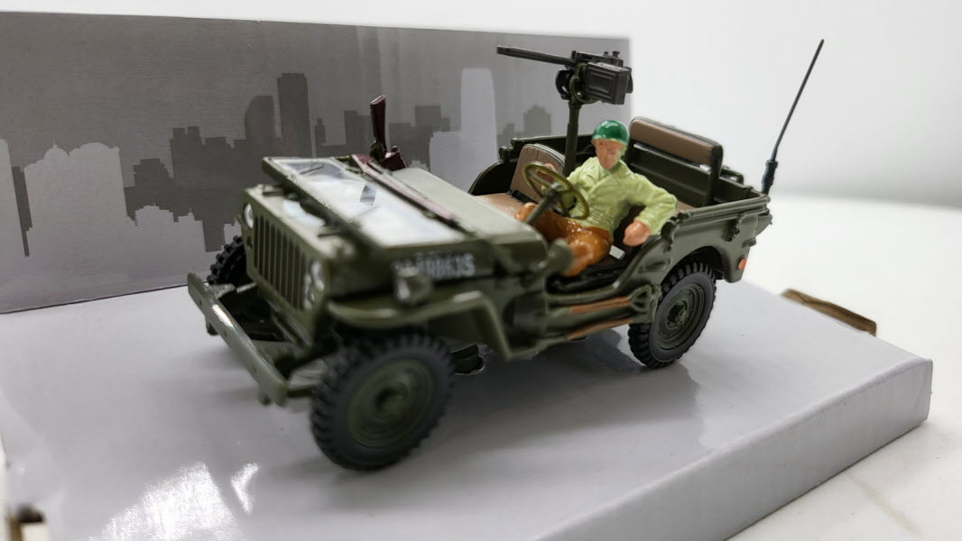Cararama: Jeep Willys Open Top Gun + Man - Schaal 1:43